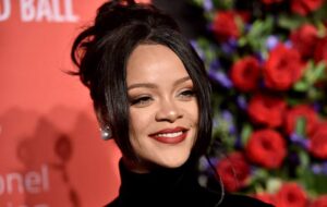 Rihanna | 10 Young and rich women