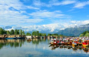 KASHMIR | TOP 10 BEST PLACES TO VISIT IN INDIA | Credit: www.sundayguardianlive.com