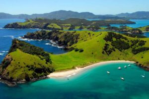 BAY OF ISLANDS | New Zealand: A Spectacularly Beautiful Island