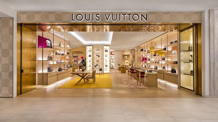 Bernard Arnault: The Pope Of The Fashion Industry | The Global Hues